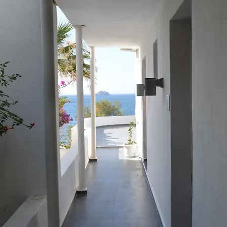 Nomia Hotel 3*